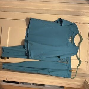 Wonder wink renew scrub set XL PETITE pants and XL top in color bay blue